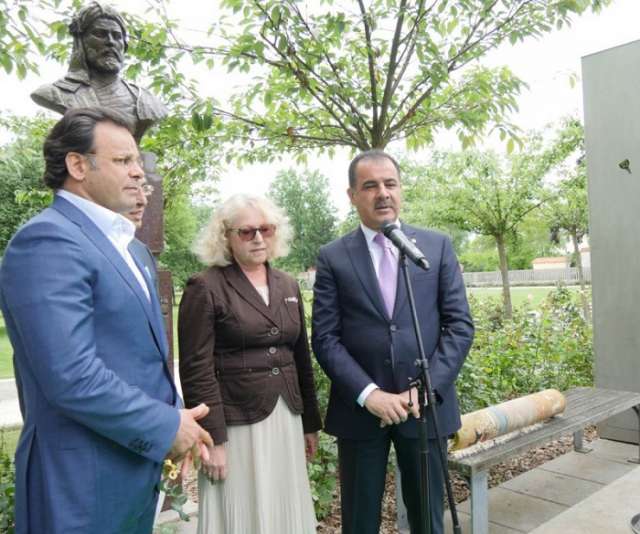 Statue of Nizami Ganjavi unveiled in Ljubljana 